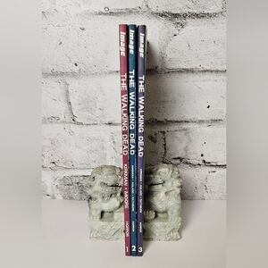 The Walking Dead Volumes 1,2 & 3 - Image Comics - Kirkman Moore - 2013